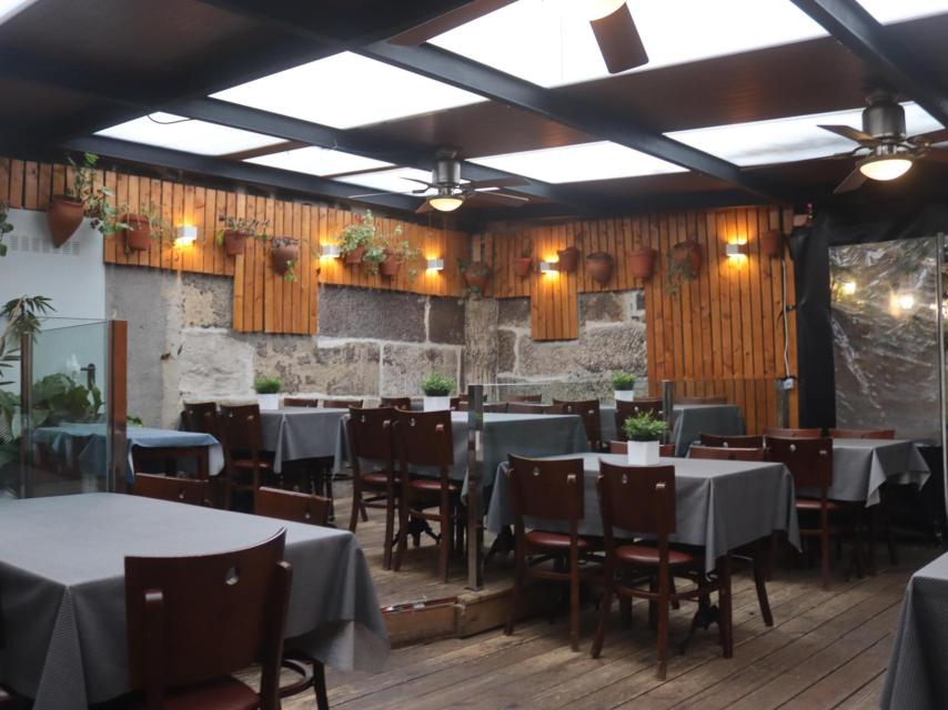 Terraza interior del Bar Chavolas