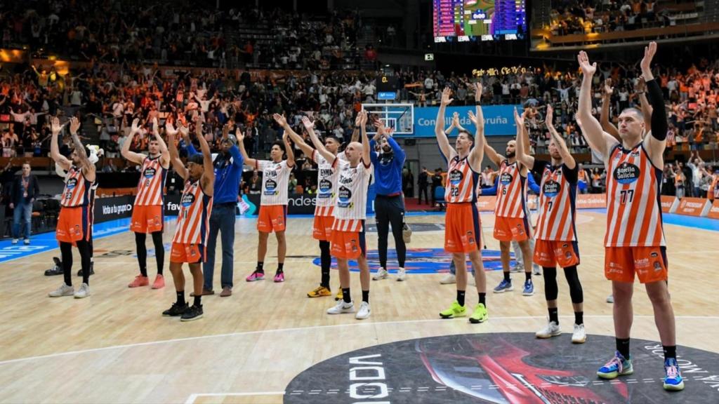 El Básquet Coruña tras su partido contra el Barça.