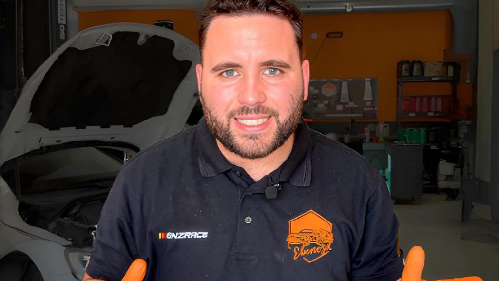 Juan José, especialista en mecánica.