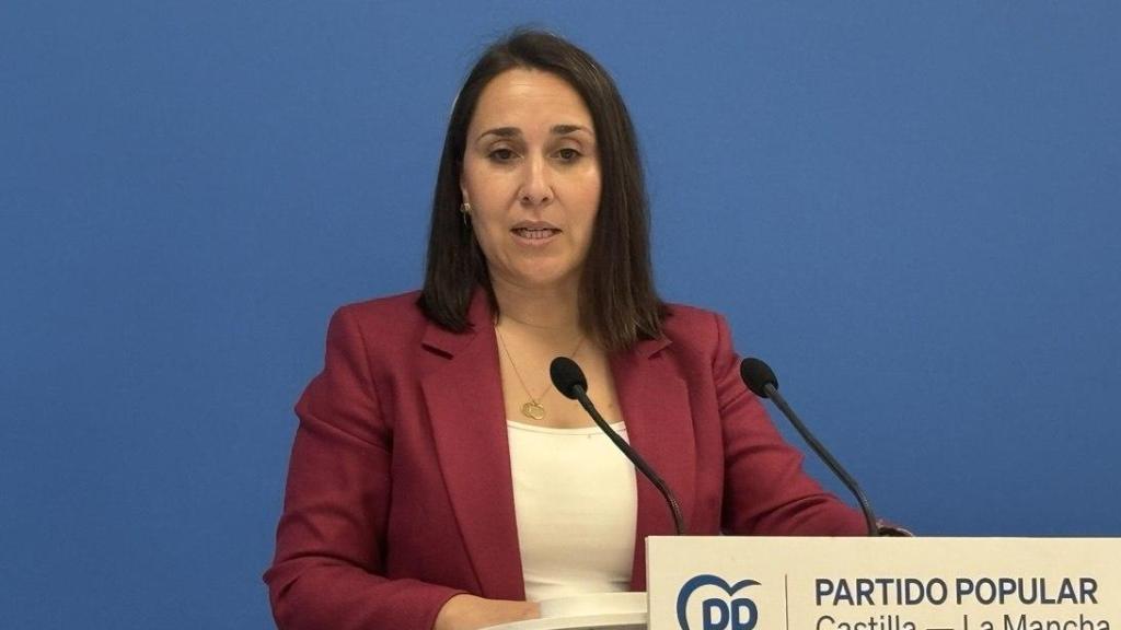 La portavoz del PP Castilla-La Mancha, Alejandra Hernández, en rueda de prensa este viernes.