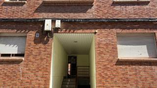 El edificio 8 de la calle Montañés, del barrio de Las Delicias, se encuentra okupado en su mayoría