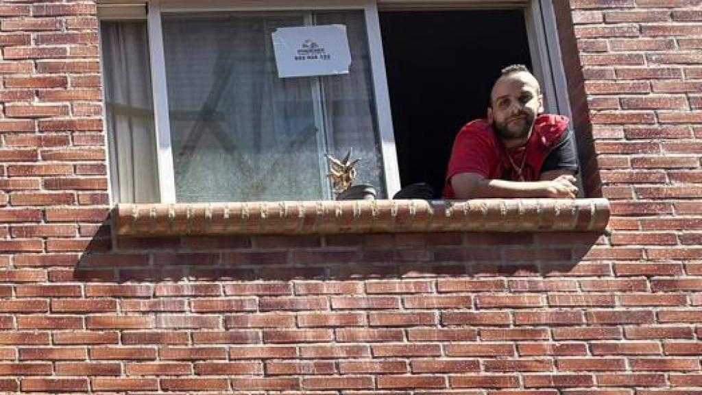 El edificio 8 de la calle Montañés, del barrio de Las Delicias, se encuentra okupado en su mayoría