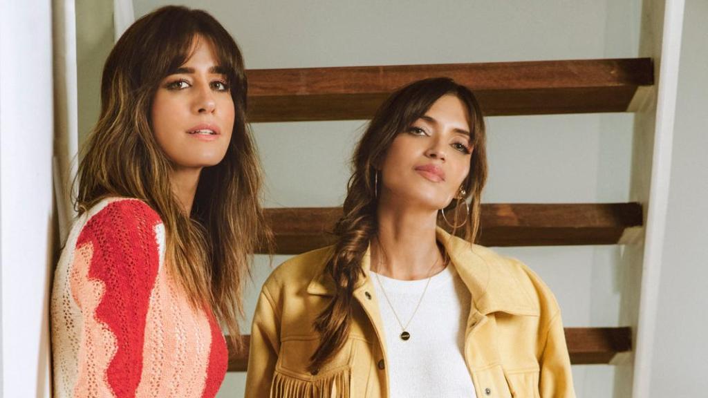 Isabel Jiménez y Sara Carbonero, en una de las fotos de la campaña.