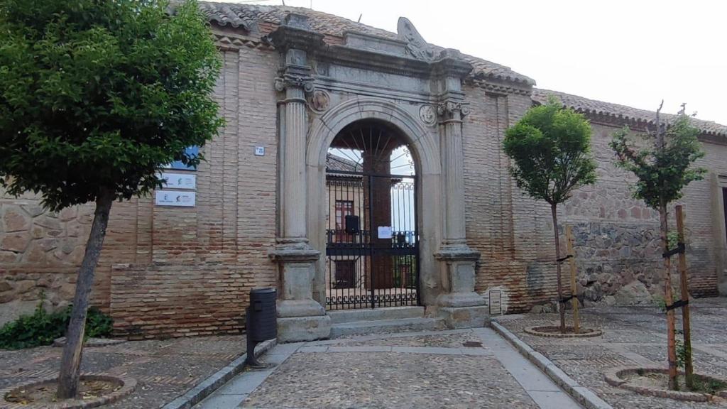 El IES Sefarad, junto a la puerta del Cambrón, fue convento de los agustinos.