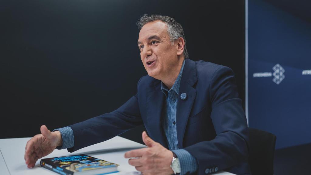 El presentador, retratado durante la conversación.