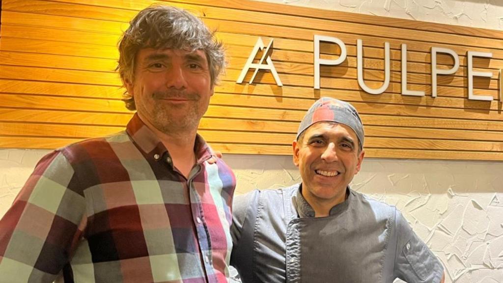 Paco y Javier, dueños de El Rompeolas y la Pulpeira del Rompeolas