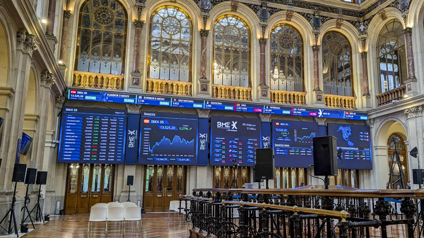 Interior del Palacio de la Bolsa de Madrid este viernes 9 de mayo.