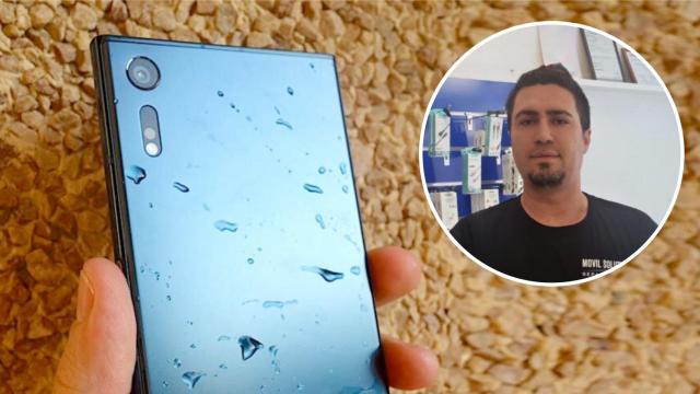 David Calvo, técnico en reparación de móviles