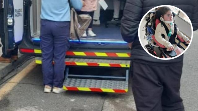 Leyla no pudo renovar su DNI el pasado lunes debido a que la Policía había retirado la rampa accesible al furgón.