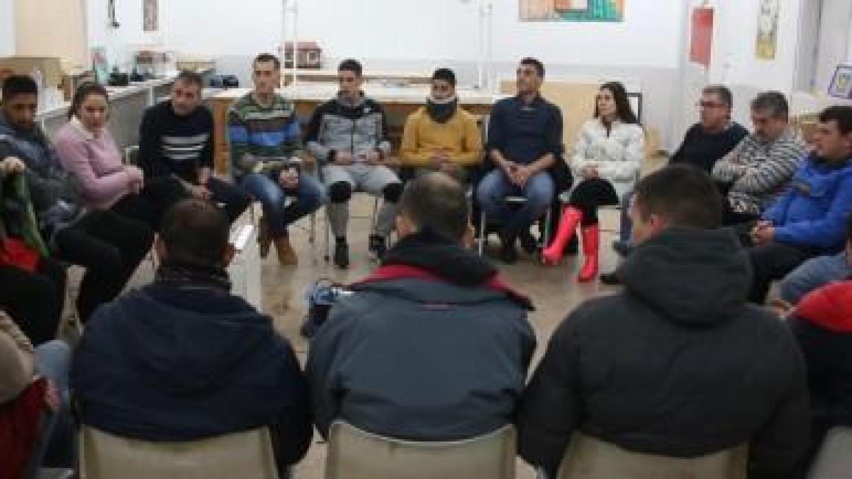 Una imagen de archivo de la Fundación Adsis con presos que están en la UTE de la prisión de Asturias.