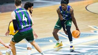 Perry en un momento del partido contra el AEK.