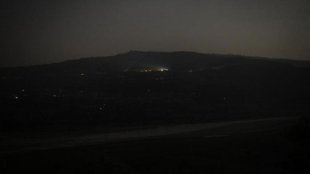 La ciudad de Jammu sufre un apagón posterior a las explosiones causadas por la neutralización del ejército indio de los drones lanzados por Pakistán.