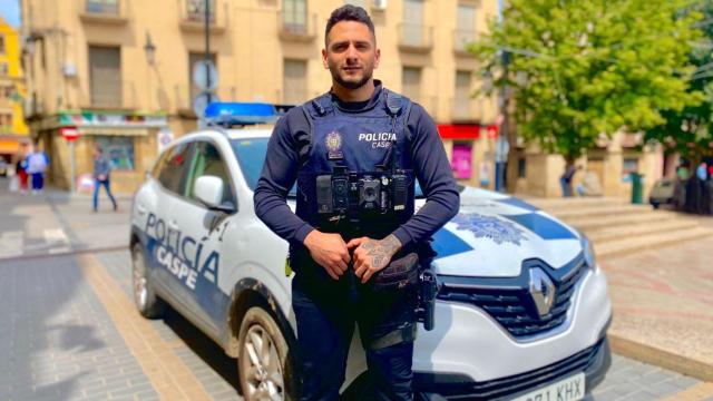Carlos Higuero, policía de base de Caspe.