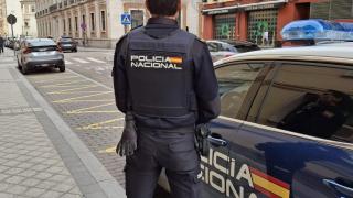 Imagen de un agente de la Policía Nacional en Valladolid