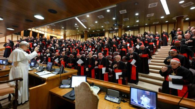 El papa León XIV en su encuentro este sábado con los cardenales.