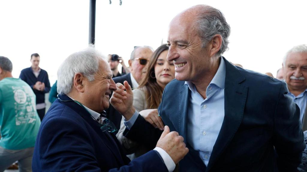 Francisco Camps y Alfonso Rus, en el acto de este sábado. EFE / Ana Escobar