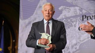 Curro Romero, en un acto de Sevilla en febrero de 2024.