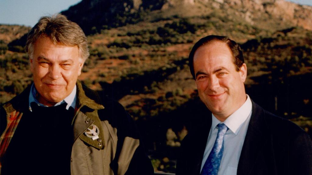 José Bono (d) y Felipe González (i), en Salobre el año 1998. Imagen del legado fotográfico de Bono.