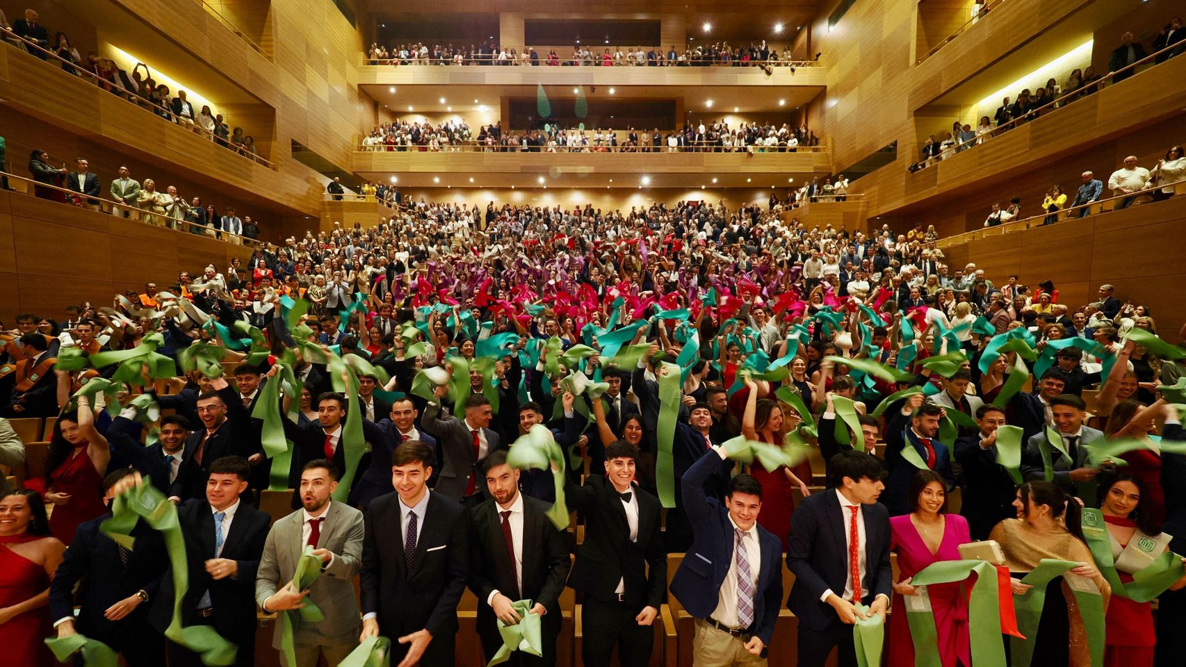 La UEMC celebra el acto de graduación de 722 estudiantes con el ...
