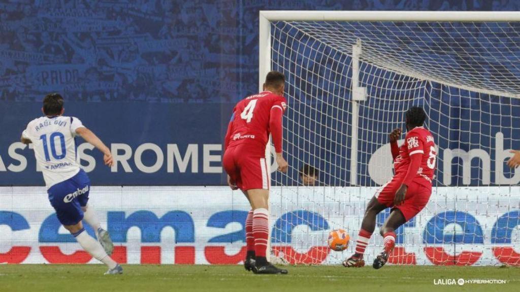 Raúl Guti marcó el 1-1