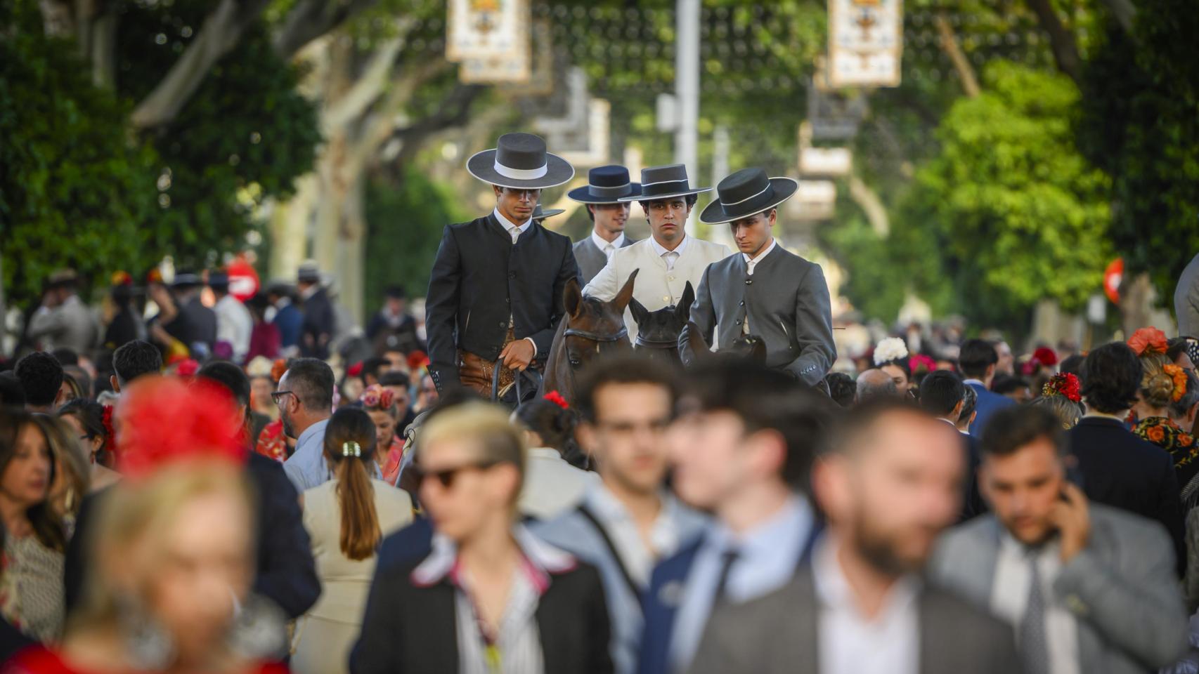 Viernes de Feria de Abril: las masas vuelven a tomar el Real