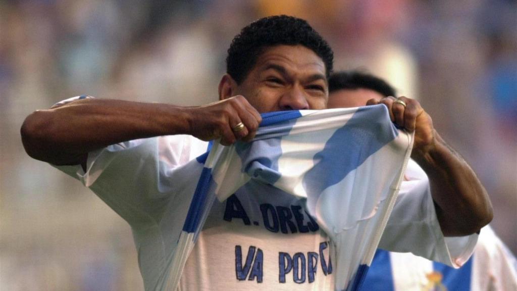 Donato celebra el gol contra el Espanyol que dio la liga al Deportivo