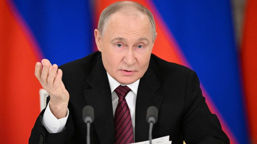 El presidente ruso, Vladimir Putin, da una declaración a los medios de comunicación en Moscú.