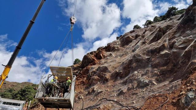 Los trabajos en la carretera de Ronda a San Pedro de Alcántara.