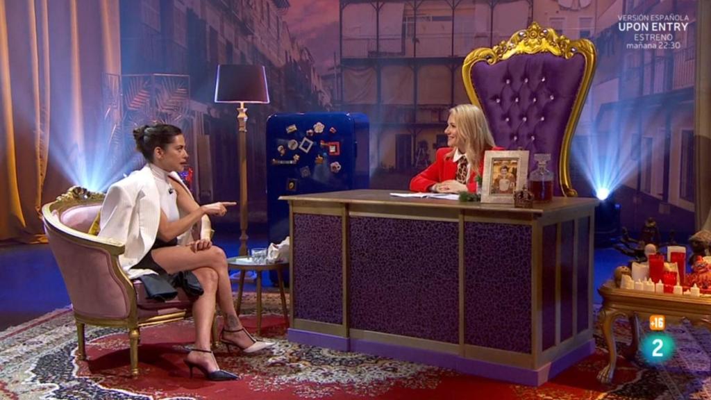 María León y Henar Álvarez en 'Al cielo con ella'.