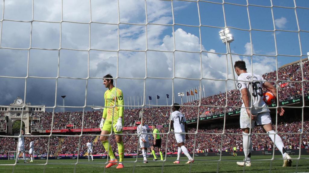 El Real Madrid encaja un nuevo gol ante el Barça en el Clásico de La Liga.