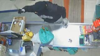 Uno de los atracadores detenidos en Espartinas (Sevilla).