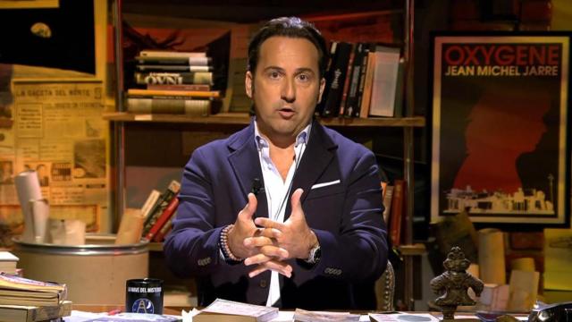 Iker Jiménez, en el cierre de 'Cuarto Milenio' este domingo.