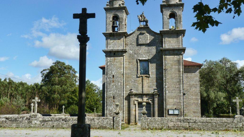 Iglesia de San Martiño de Salcedo (Pontevedra)