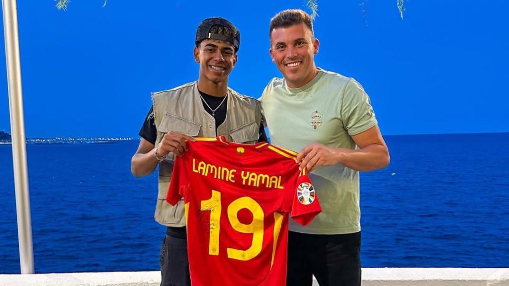 Lamine Yamal en la terraza del restaurante de Garraf.