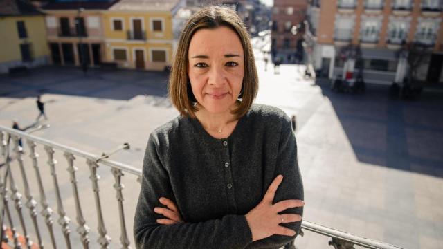 Ángela Millán, portavoz Más Madrid, en el balcón del Ayuntamiento de San Sebastián de los Reyes.