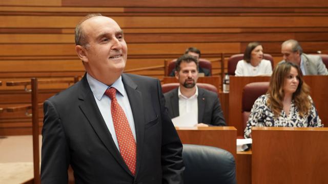 El Procurador del Común, Tomás Quintana, durante la presentación de su informe anual correspondiente a 2023 en las Cortes de Castilla y León, en mayo de 2024