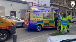 Vehículos de Emergencias en el lugar del siniestro, en Usera, este domingo.