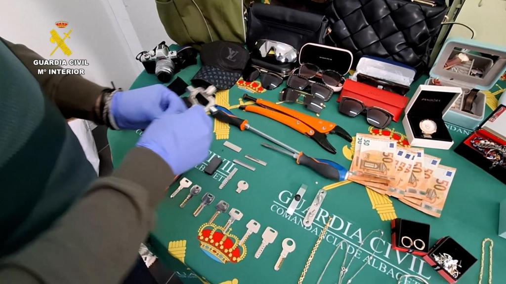 Algunos de los efectos intervenidos en la operación 'Humbert'.