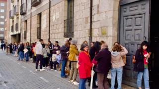 Los vallisoletanos haciendo cola para comprar una entrada para el TAC, en imagen de archivo