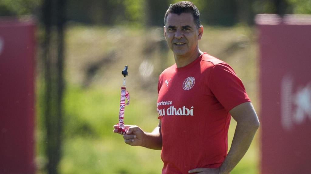 Míchel reaparece en el Girona tras superar una trombosis.