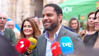 El secretario general de Vox, Ignacio Garriga, durante su intervención de este lunes en Segovia