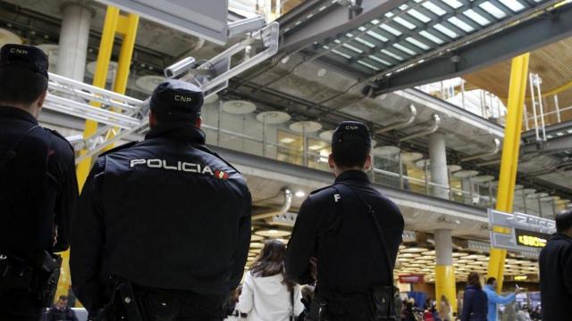 Una trabajadora del Aeropuerto de Barajas denuncia un robo con violencia a la salir de su jornada