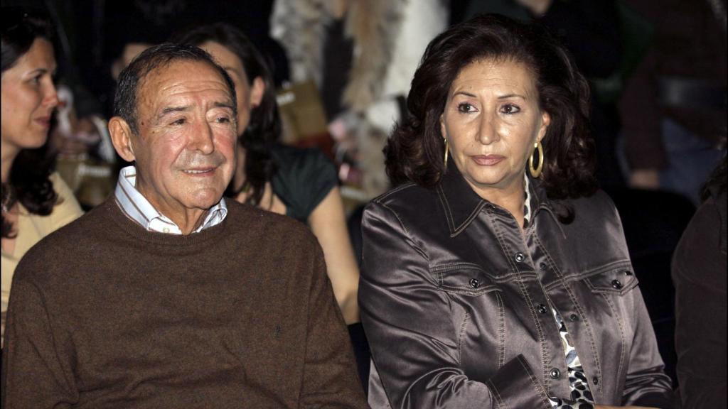José Luis Martín Berrocal junto a Victoria en SIMOF 2007.