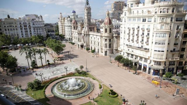 Plaza del Ayuntamiento de Valencia. EE
