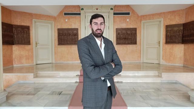 El presidente de Vox Región de Murcia, José Ángel Antelo, posa para EL ESPAÑOL en la Asamblea Regional.