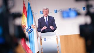 Instante de la conferencia de prensa de Alfonso Rueda.