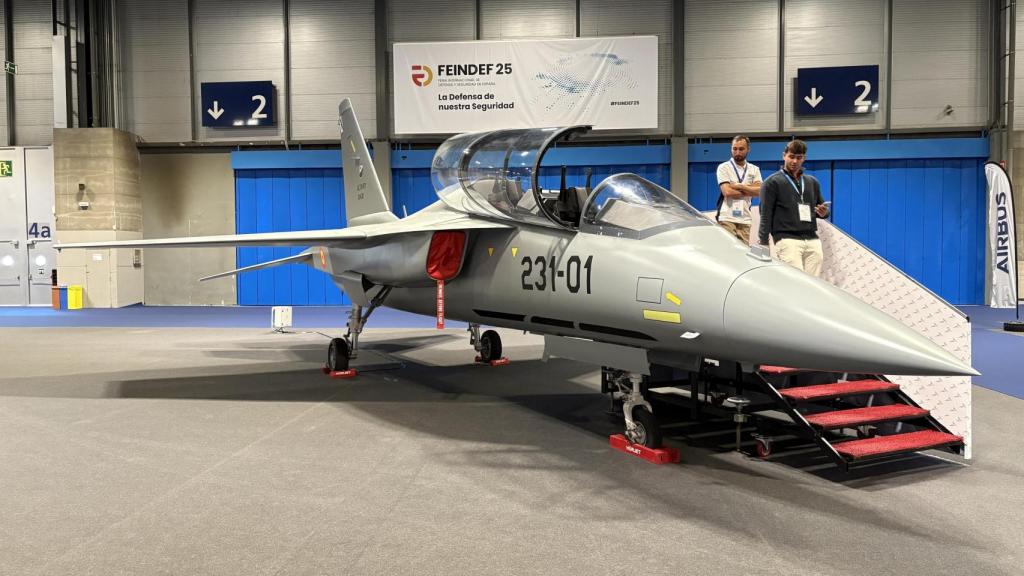 TAI Hürjet en la exposición estática de FEINDEF