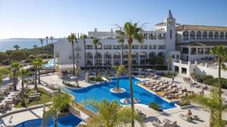 Piscina del hotel Daia Conil.
