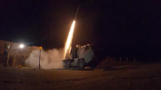 Un Raven en una prueba con fuego real