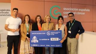 Banco Mediolanum entrega el cheque a la Asociación Española Contra el Cáncer en Vigo